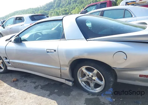 2000 Pontiac Firebird Trans Am from USA, damaged, VIN 2G2FV22G9Y2156103